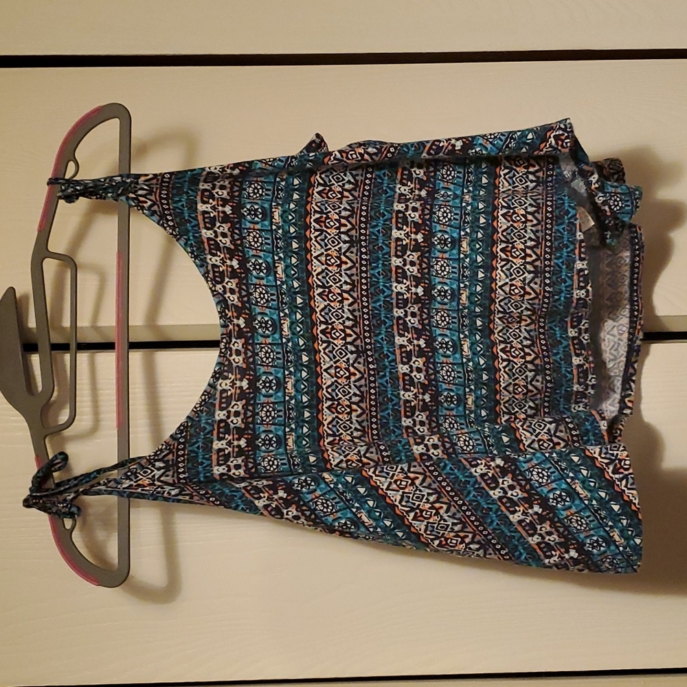 🎁 F21 Pair of tie-strap tops